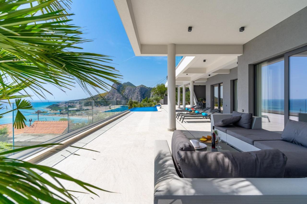 Villa Luxurious Ada; Hot Tub, Sauna, Gym, Pool *