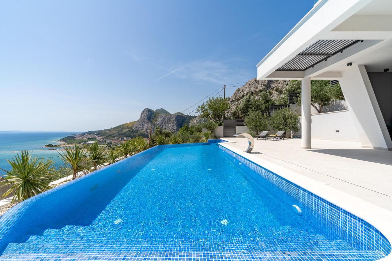 Luxurious Ada; Hot Tub, Sauna, Gym, Pool Omis