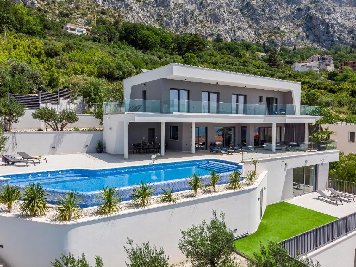 Luxurious Ada; Hot Tub, Sauna, Gym, Pool Omis