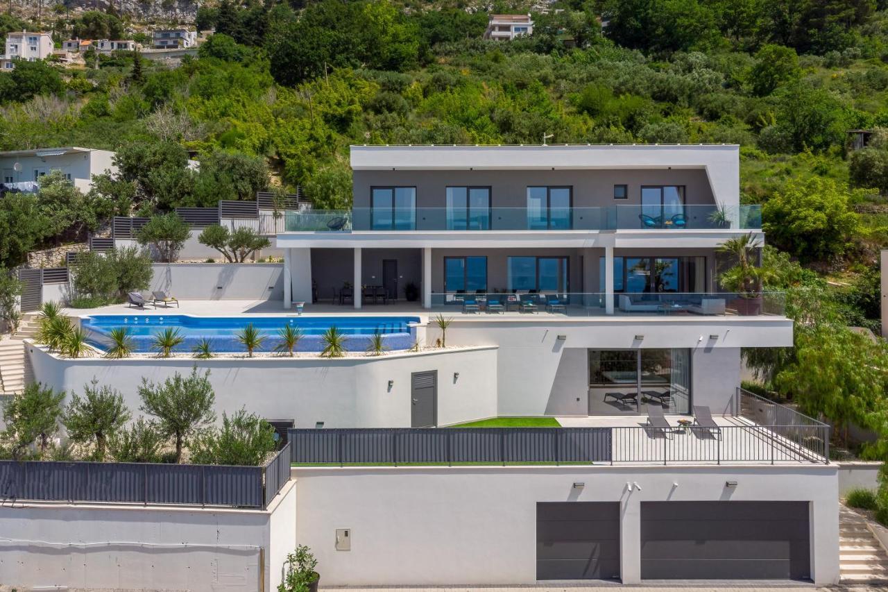 Luxurious Ada; Hot Tub, Sauna, Gym, Pool Omis