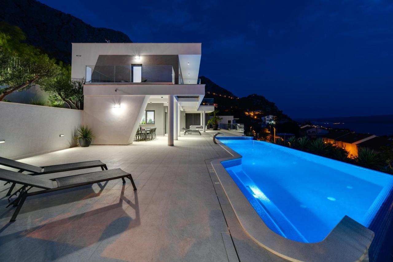 Villa Luxurious Ada; Hot Tub, Sauna, Gym, Pool *