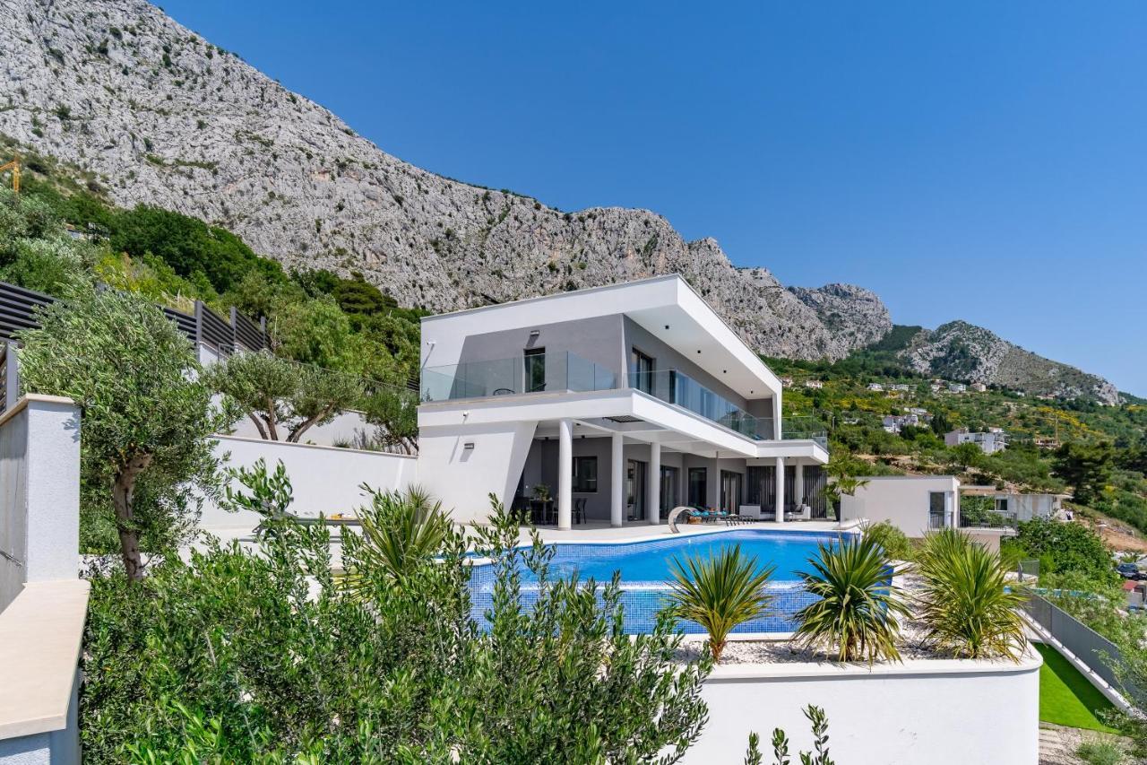 Luxurious Ada; Hot Tub, Sauna, Gym, Pool Villa Omis