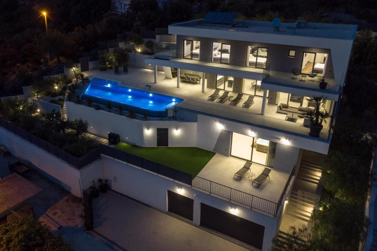 Luxurious Ada; Hot Tub, Sauna, Gym, Pool * Omis